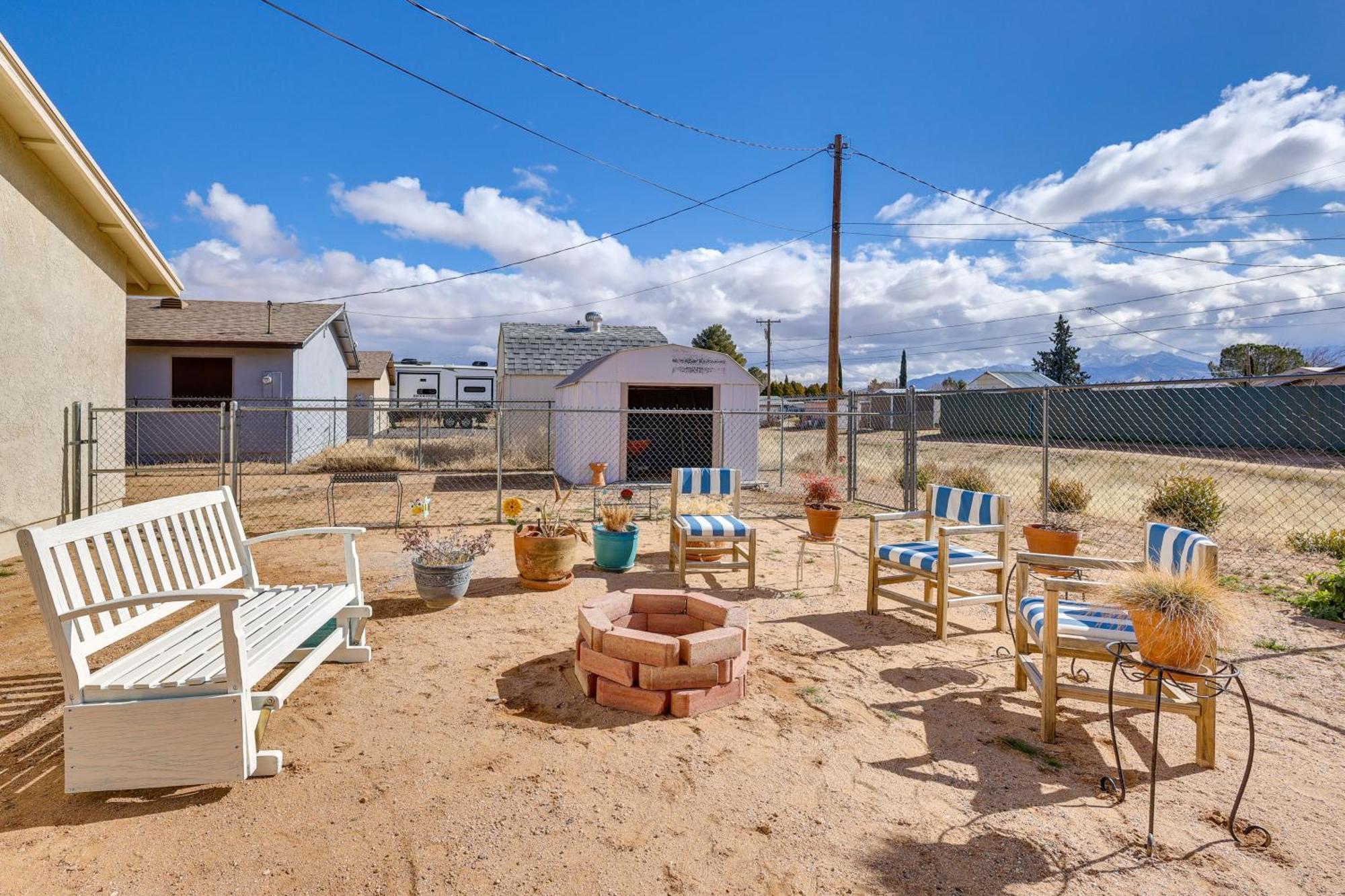 Kingman Vacation Rental With Yard And Fire Pit Zewnętrze zdjęcie